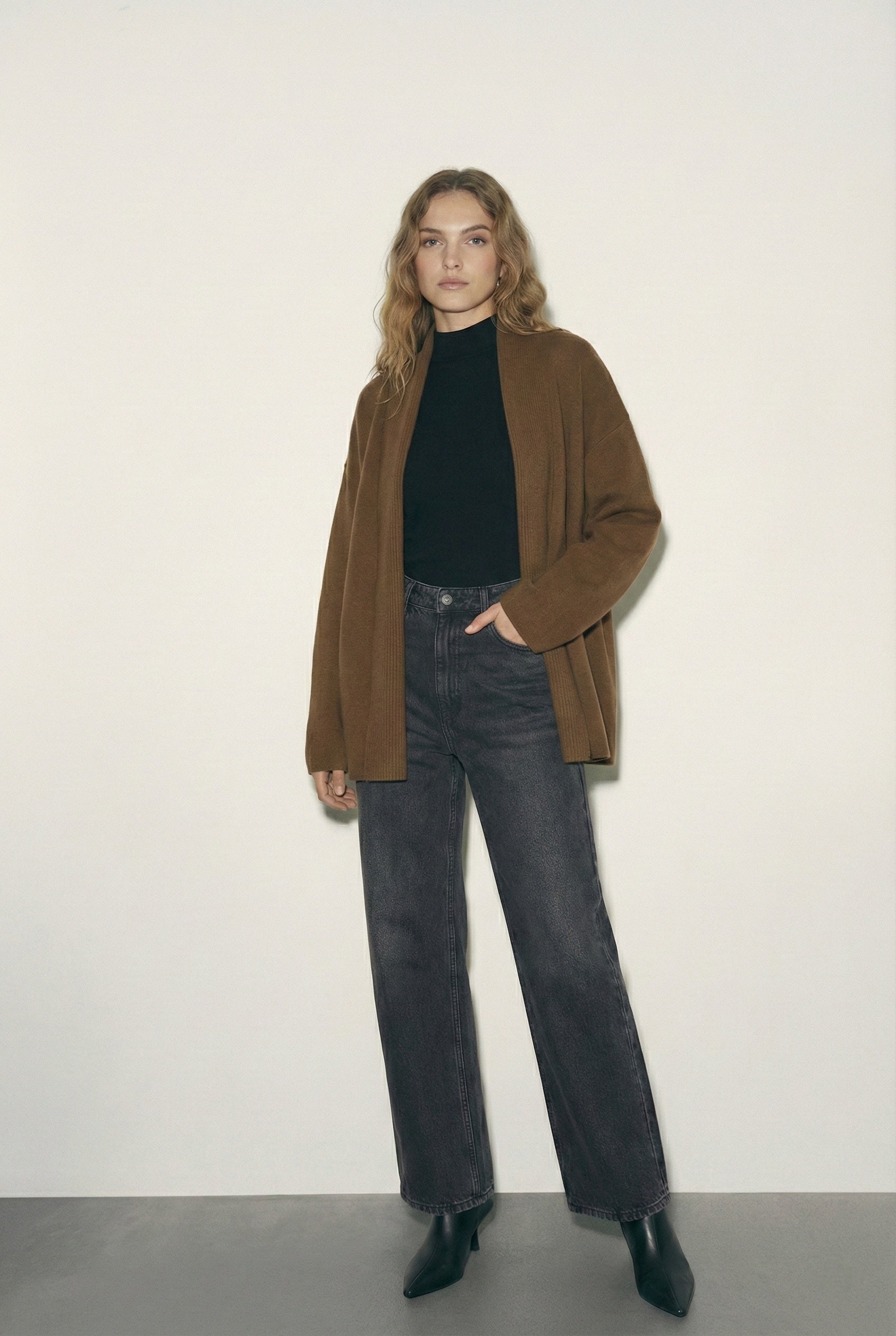 קרדיגן סריג חום פתוח