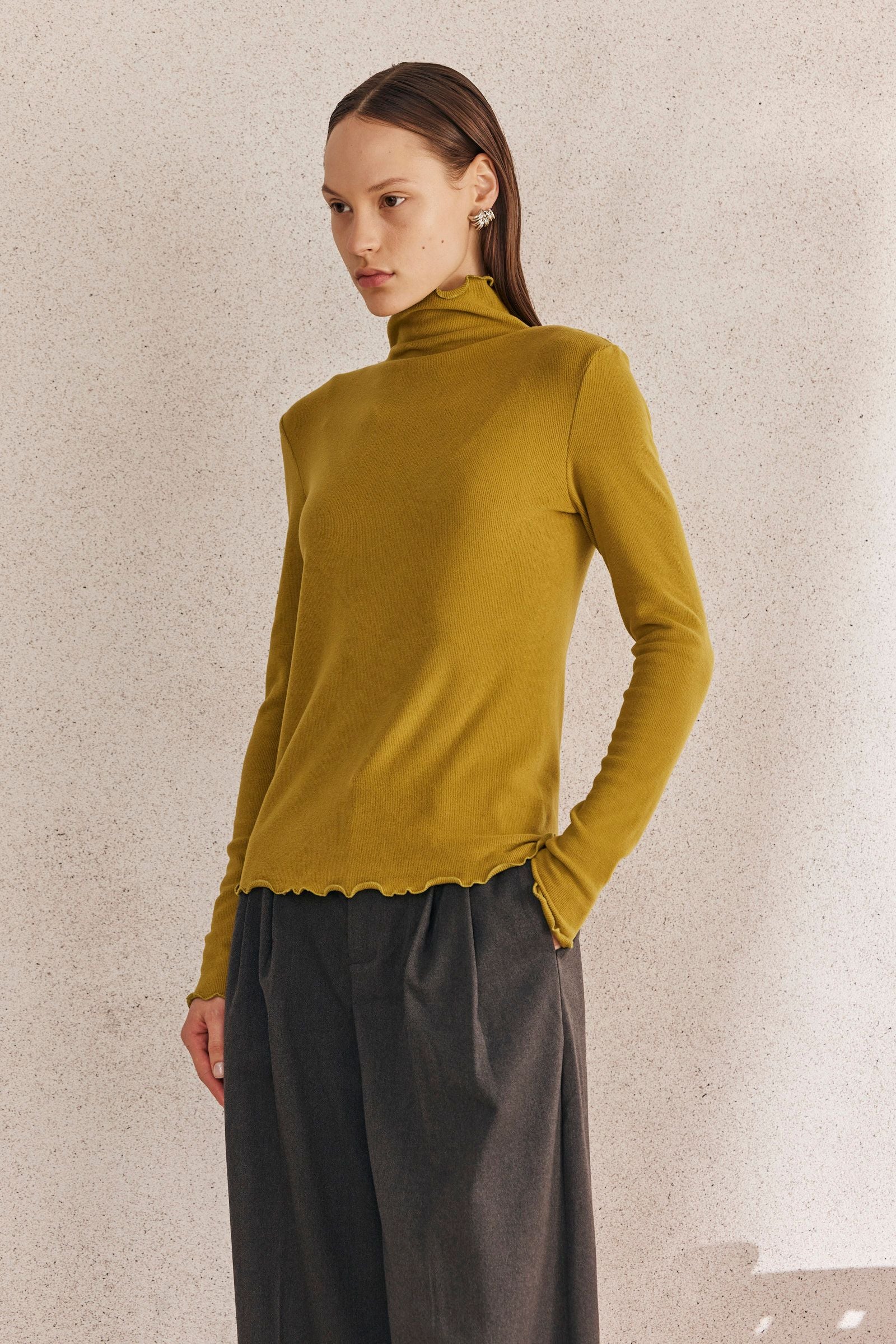 Green Mid-Seam Turtleneck Shirt