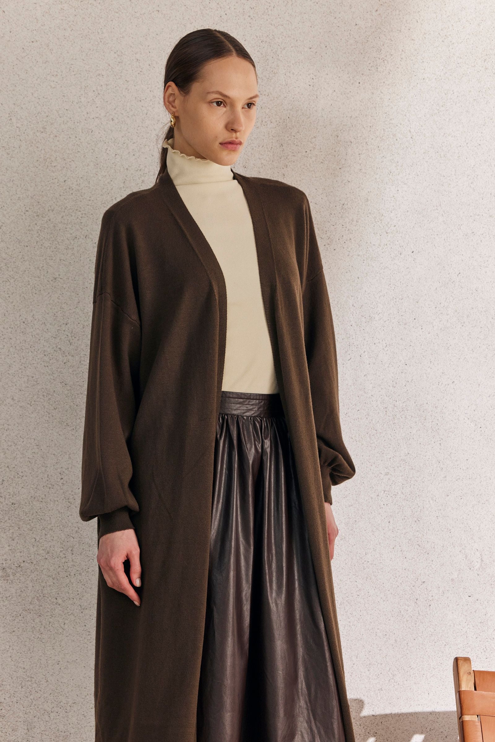 קרדיגן סריג ארוך בשרוולים מודגשים