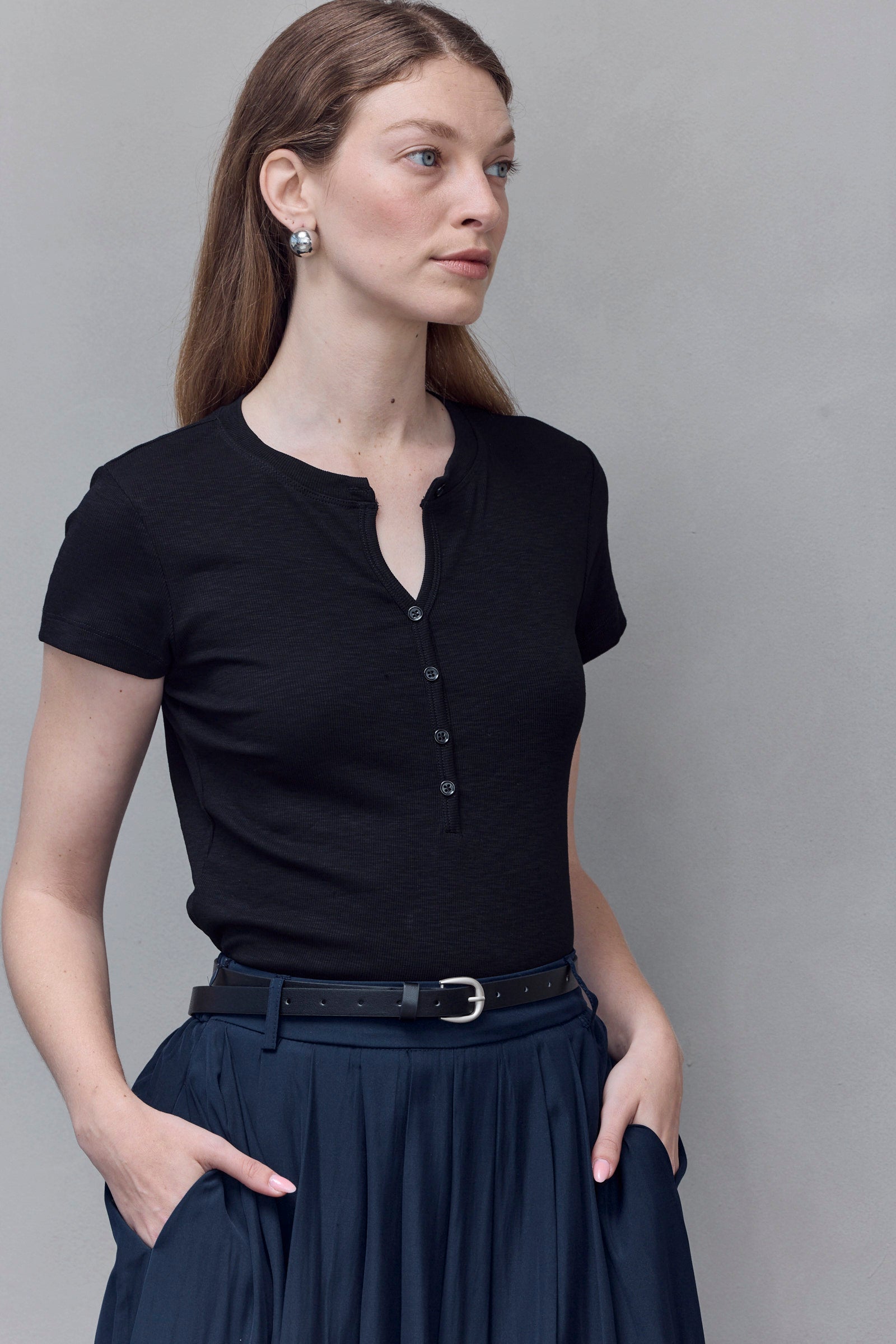 Black Hanely Tee
