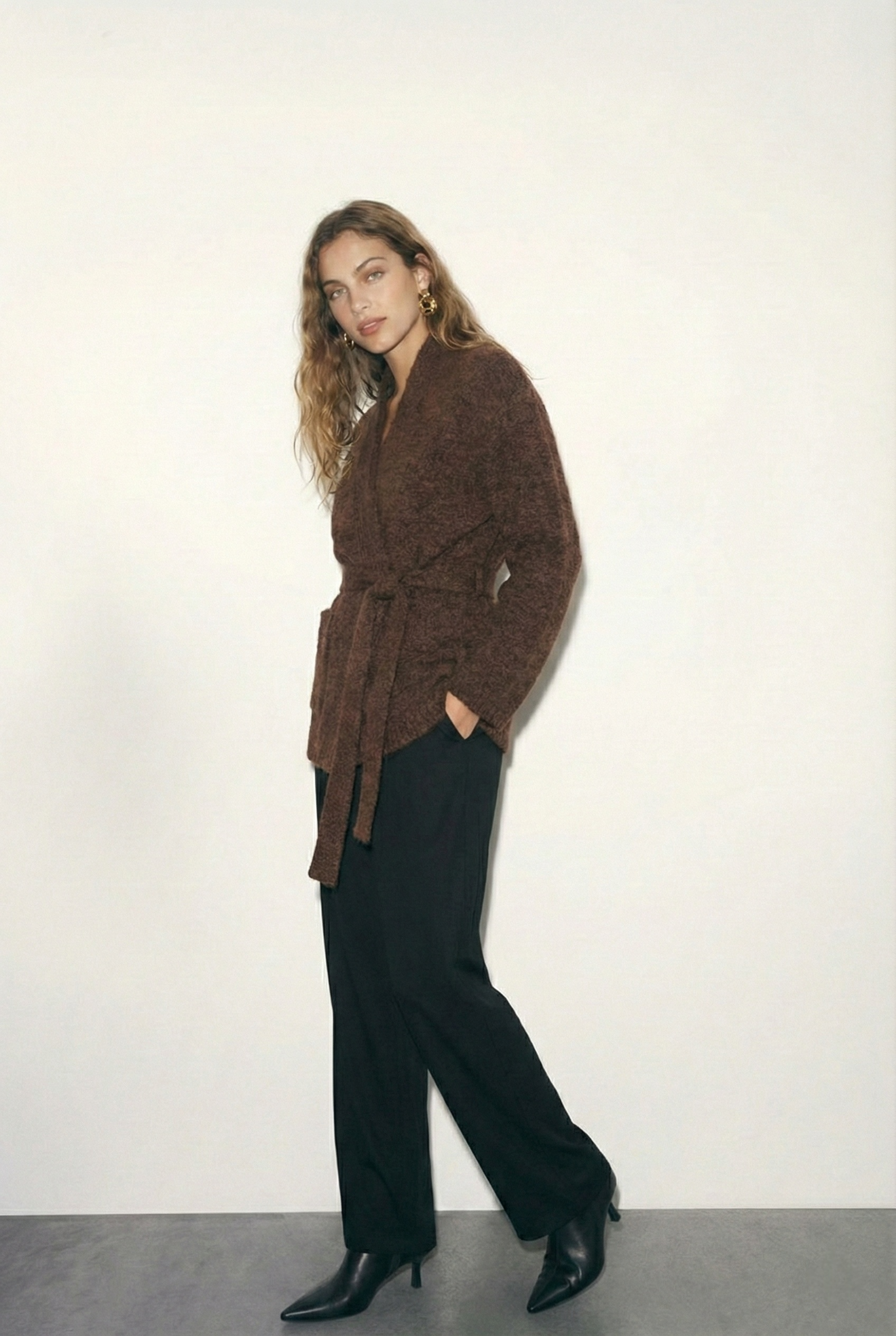 קרדיגן סריג חום עם קשירה