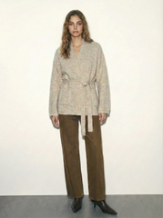 קרדיגן סריג בהיר עם קשירה