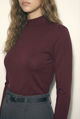 חולצת חצי גולף סגולה